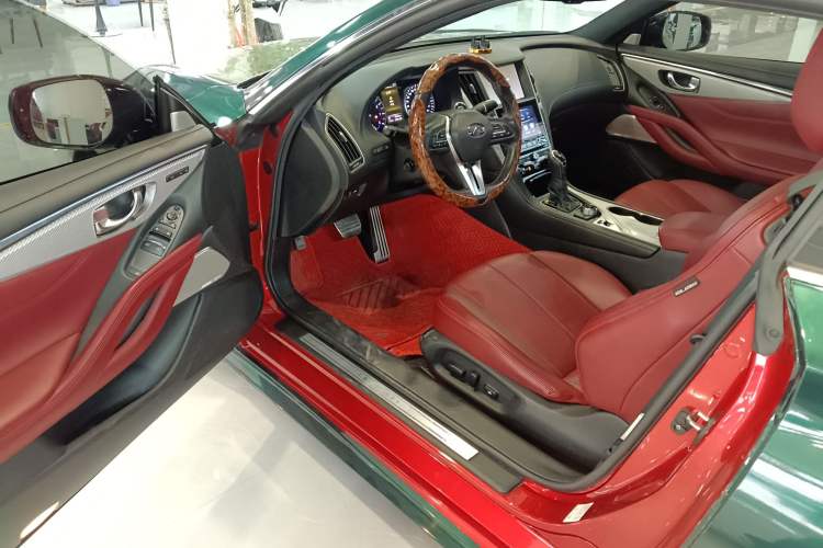 Used Infiniti Q60 2019 S 2.0T Luxury Sport Edition Driver Seat