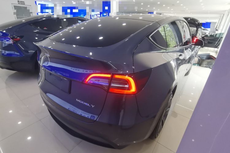 Used Tesla Model Y 2021 Long-Range All-Wheel-Drive Version 3D7
