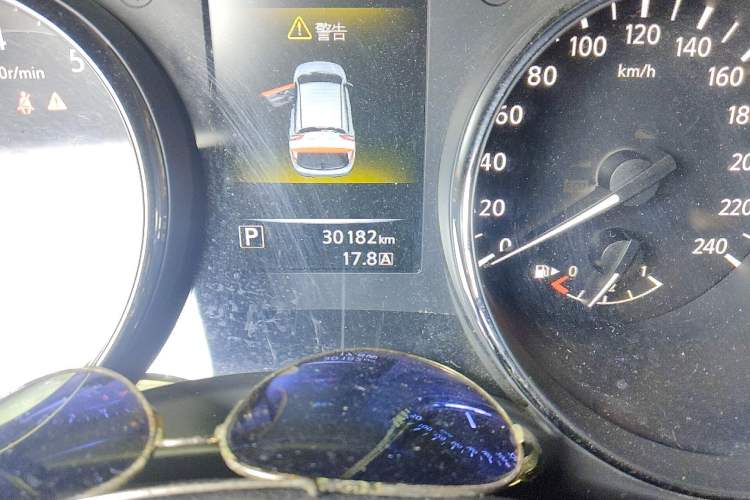 Used Nissan Qashqai 2017 2.0L CVT Luxury Edition China V Standard Odometer Close Up