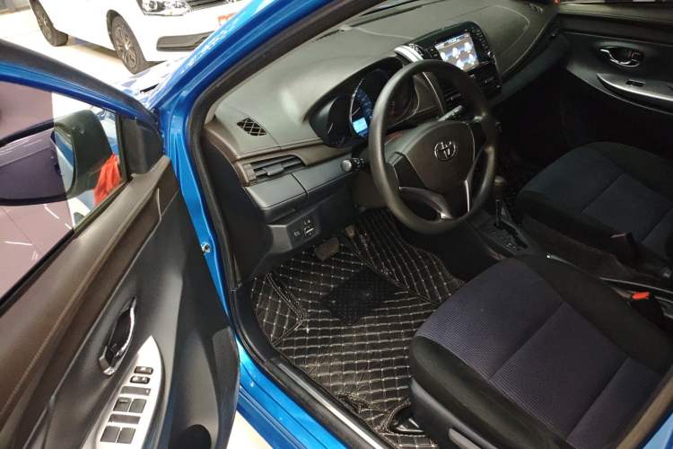 Used Toyota YARiS L Zhi Xuan 2015 1.5E Automatic Charm Edition
