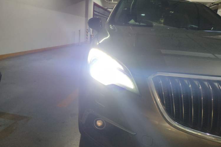 Used Buick Envision 2014 28T Four-Wheel Drive Elite Model Right Front Headlight