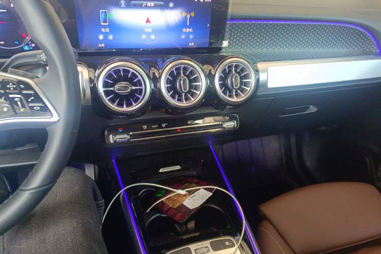 Used Mercedes-Benz GLB 2024 Refresh GLB 220 Fashion Edition Audio And AC Panel