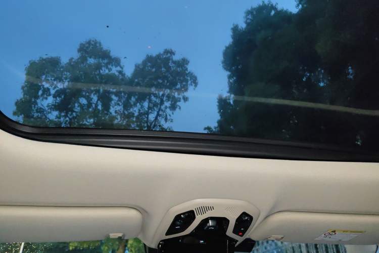 Used Lynk & Co 06 2020 1.5T YAO Halo Headliner