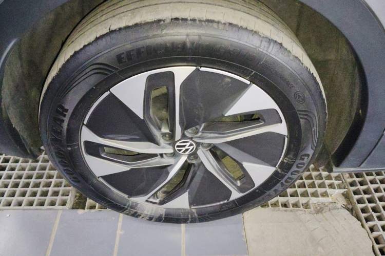 Used Volkswagen ID.4 CROZZ 2022 Pure Edition Limited Edition Right Rear Wheel Hub