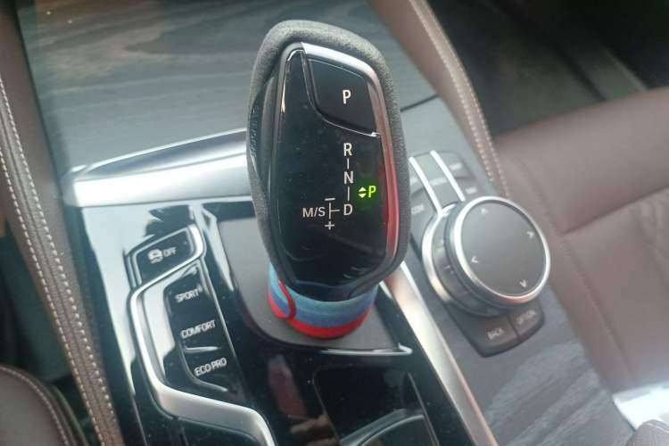 Used BMW 5 Series 2021 Facelifted 530Li Leading Edition M Sport Package
