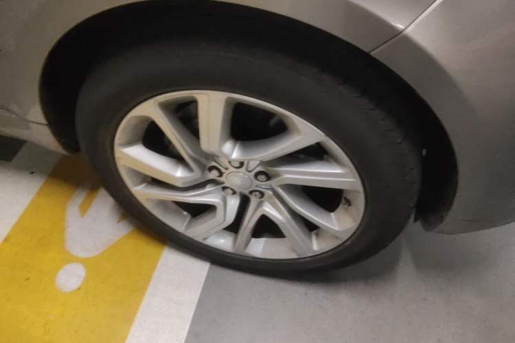 Used Land Rover Range Sport 2018 3.0 SC V6 HSE DYNAMIC Right Front Wheel Hub