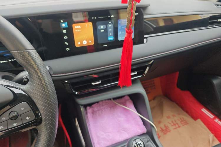 Used Roewe i5 2023 1.5L Manual Comfort Edition Audio And AC Panel