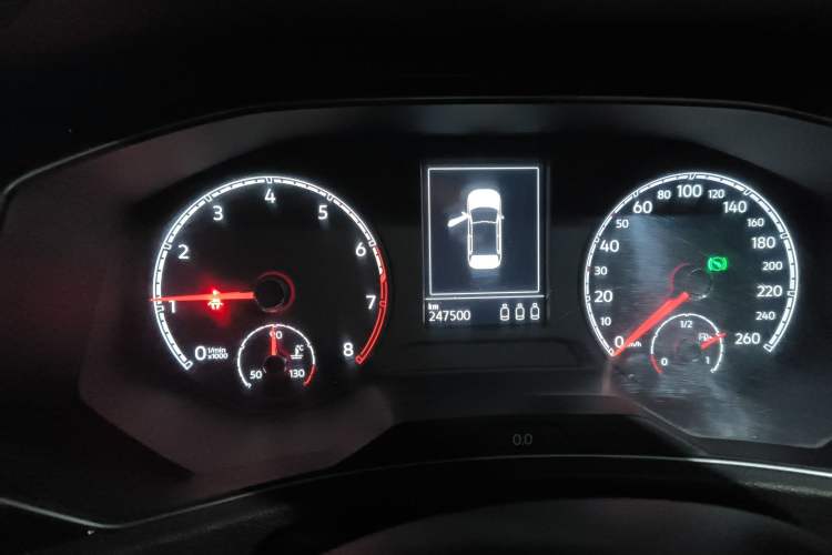 Used Volkswagen T-ROC 2018 280TSI DSG Four-Wheel Drive Luxury Version China V Emission Standard