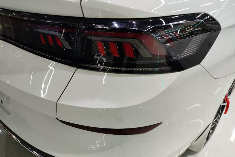 Used Volkswagen Lamando 2024 Lavida L 280TSI DSG Spicy Edition Right Rear Taillight