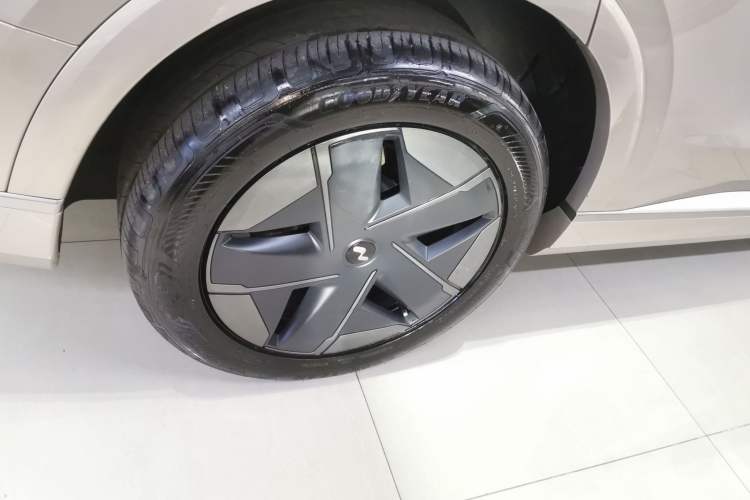 Used ONVO Luxeed L90 2025 Model—Max Six-Seater Version