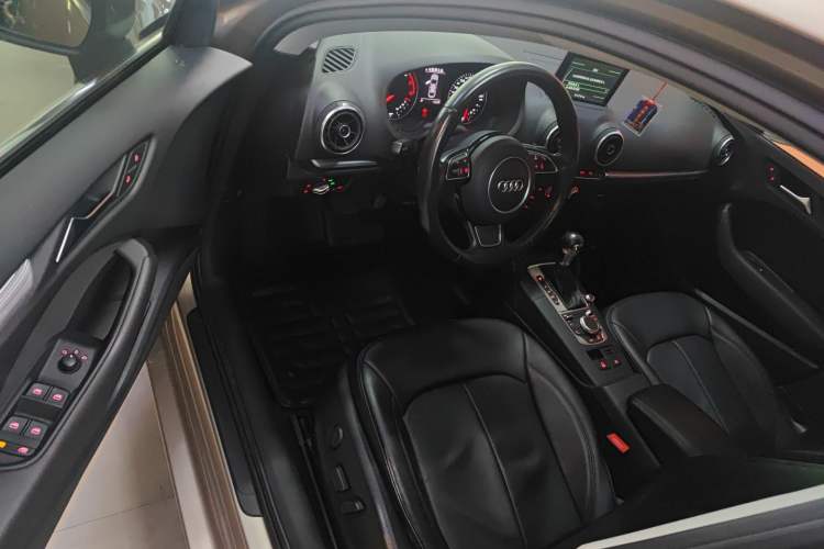 Used Audi A3 2016 Limousine 35 TFSI Prestige Edition