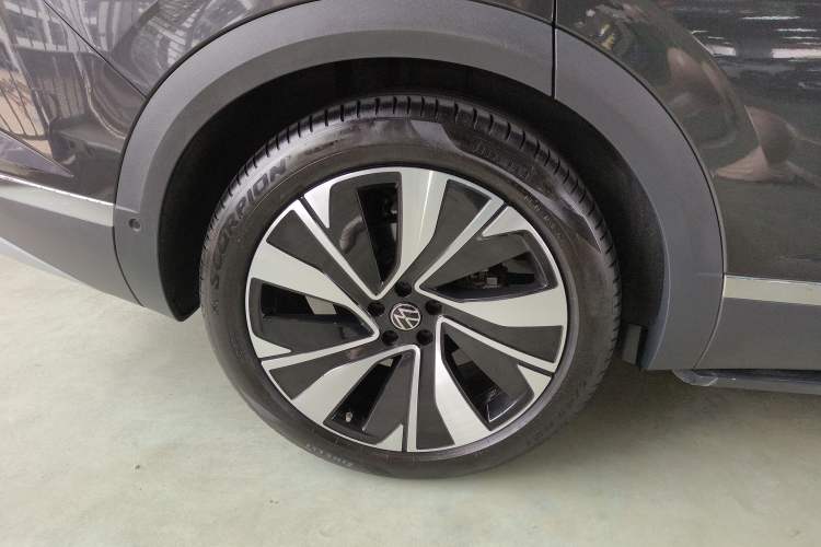 Used Volkswagen Talagon 2023 Facelift 380TSI All-Wheel-Drive Luxury Jiajing Pro 6-Seater Right Rear Wheel Hub