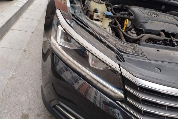 Used Volkswagen Passat 2016 330TSI DSG Luxury Edition Right Front Headlight