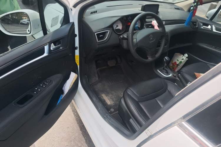 Used Peugeot 308 2013 1.6L Automatic Fashion Model Interior 3