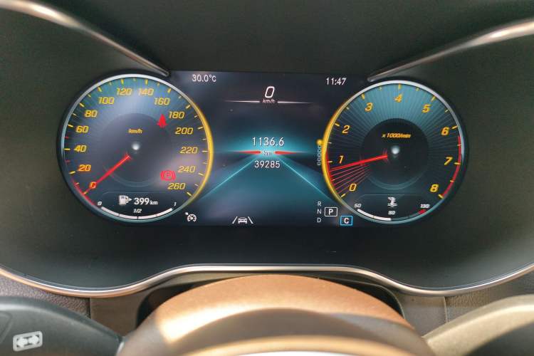 Used Mercedes-Benz GLC 2021 GLC 300 L 4MATIC Dynamic Model Odometer Close Up