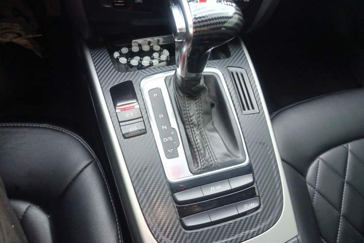 Used Audi A4L 2013 30 TFSI Automatic Comfort Model Gear Lever