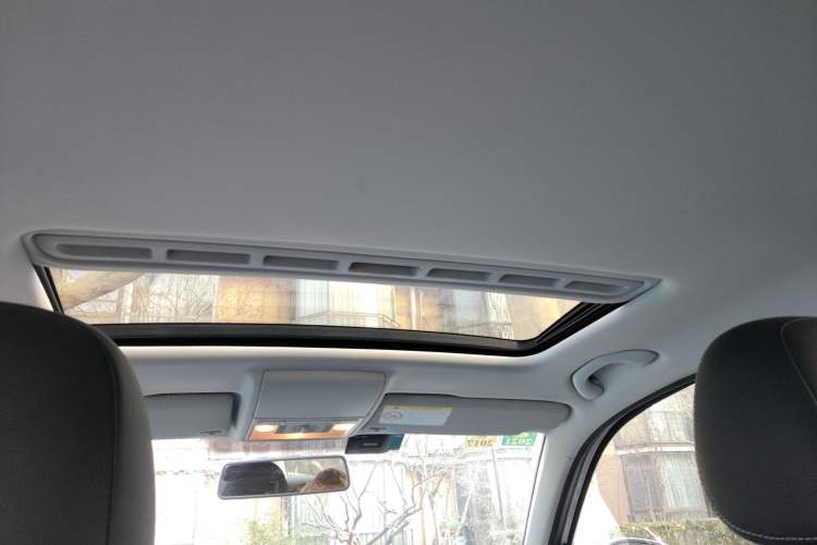 Used Volkswagen Lavida 2015 1.6L Automatic Comfort Edition
