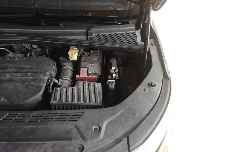 Used Roewe iMAX8 2022 400TGI Celebration Edition Engine Bay Left