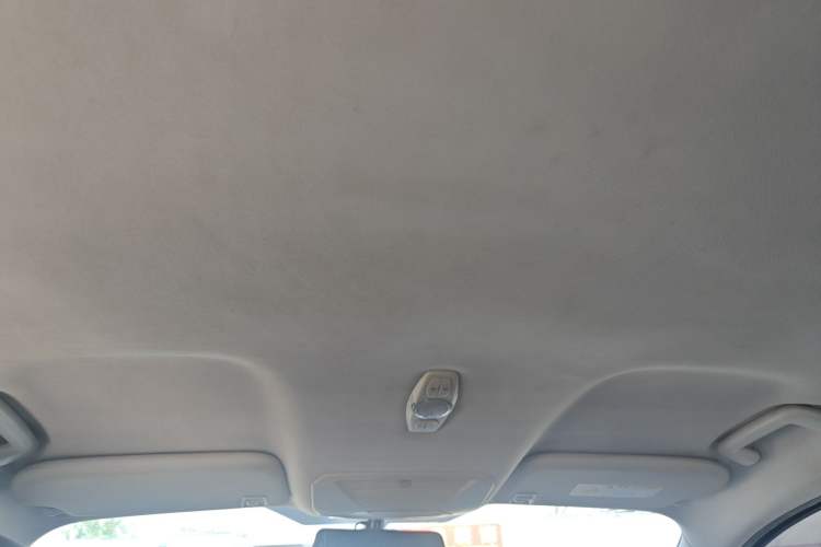 Used Ford Kuga 2015 1.5L GTDi Two-Wheel-Drive Comfort Model Headliner