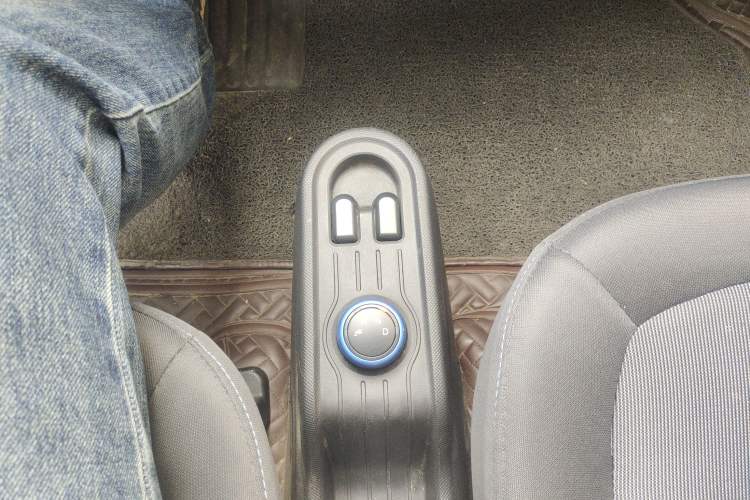 Used Wuling Hongguang MINIEV 2020 Zizai Version Lithium-NMC Gear Lever