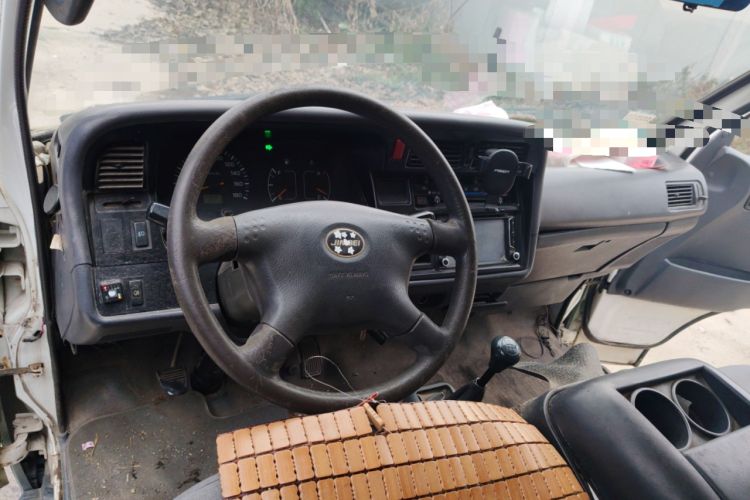 Used Jinbei Hiace 2014 2.0L Fifth-Generation Xiangyun Comfort Type 1 4G21C
