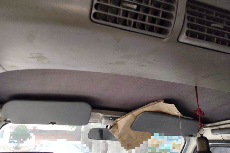 Used Wuling Rongguang 2011 1.2L Base Version
