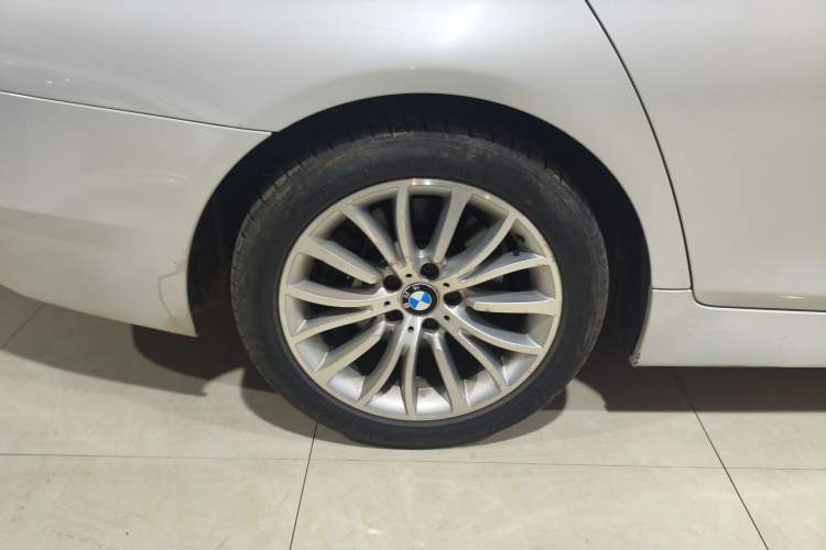 Used BMW 5 Series 2014 525Li Luxury Design Package
