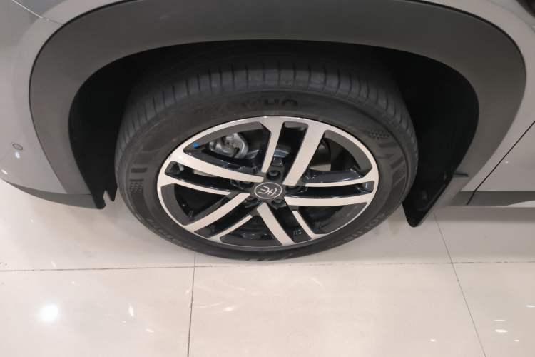 Used BYD Song L DM-i 2025 Intelligent Driving Version 112 km Beyond-Range Type Left Front Wheel Hub