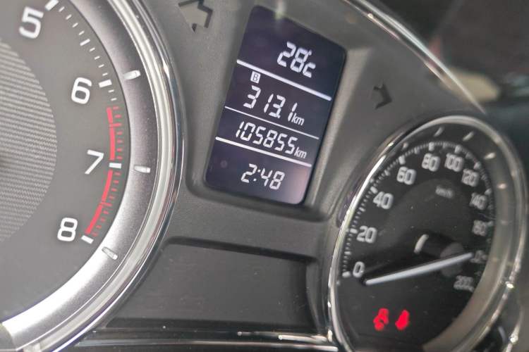 Used Suzuki Alivio 2015 1.6L Manual Comfort Model Odometer Close Up