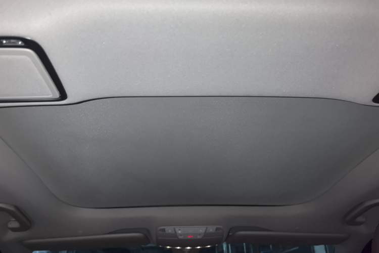 Used Mercedes-Benz E-Class 2018 Facelift E 200 L 4MATIC Headliner