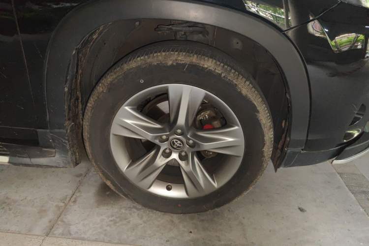 Used Toyota Highlander 2018 2.0T Four-Wheel Drive Luxury Edition 7 Seats China V Emission Standard
