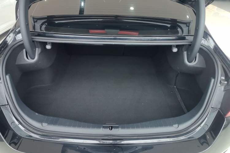 Used Hongqi H5 2020 1.5T DCT Flagship Edition Trunk