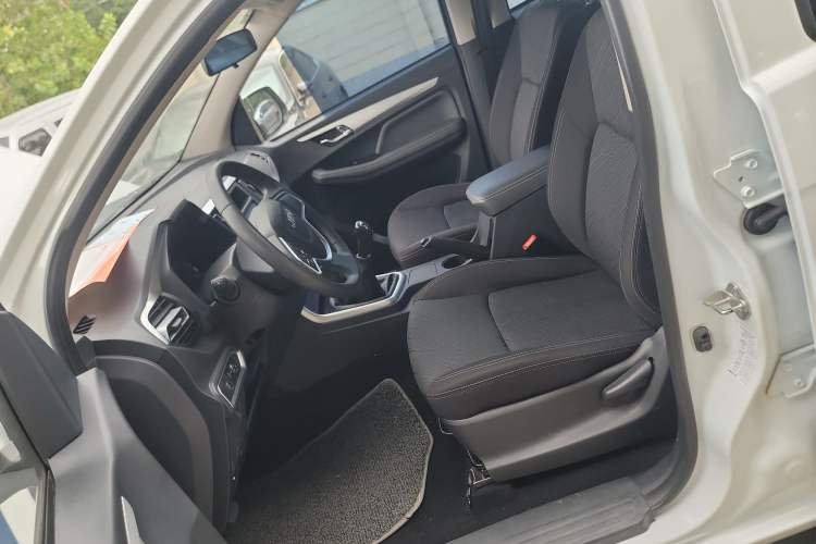 Used Isuzu JLM 2022 2.8T Classic Diesel Two-Wheel Drive Comfort Version with Long Wheelbase – JE493ZLQ6E
