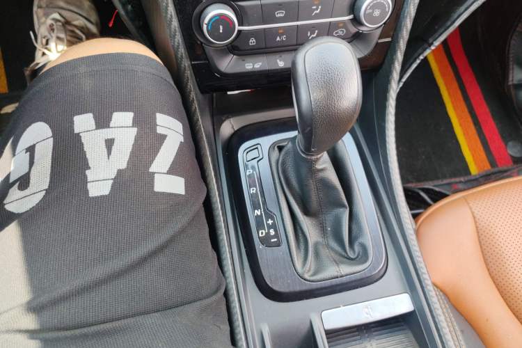 Used JMC Yusheng S330 2016 1.5L GTDi Automatic Two-Wheel Drive Prestige Edition