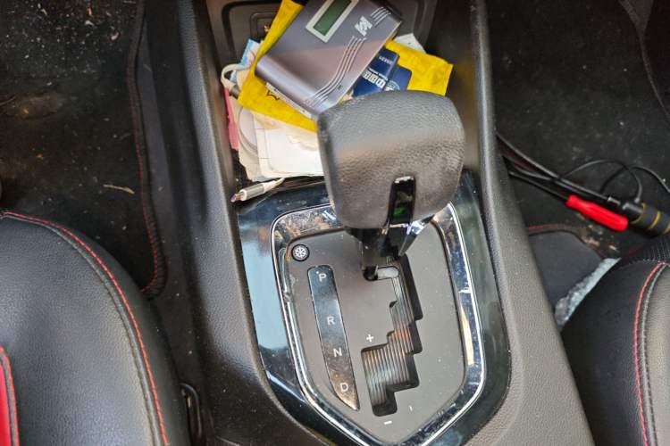 Used Soueast DX3 2016 1.5T CVT Prestige Edition Gear Lever