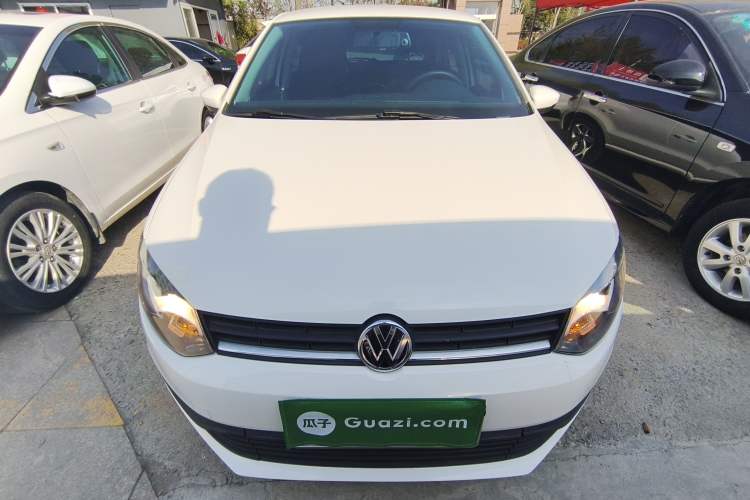 Used Volkswagen Polo 2016 1.4L Manual Fashion Model Front