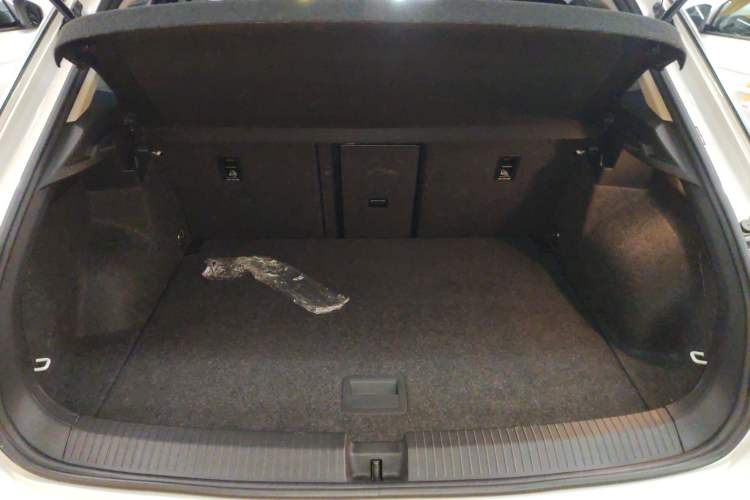 Used Volkswagen T-ROC 2020 280TSI DSG Two-Wheel-Drive Elite Version
