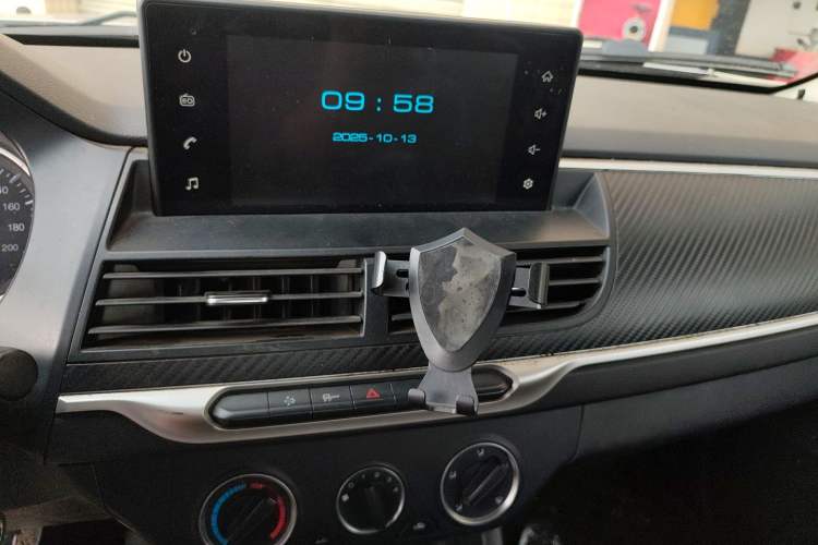 Used Great Wall Wingle 7 2018 2.0T Two-Wheel Drive Elite Version Big Double 4D20D Audio And AC Panel