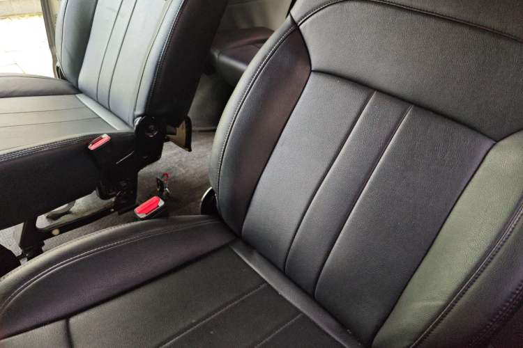 Used FORTHING Lingzhi M5 2022 Standard Version Base Model 7 Seats