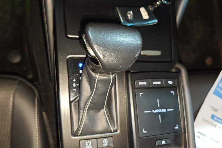 Used Lexus ES 2018 260 Excellence Edition China VI Standard
