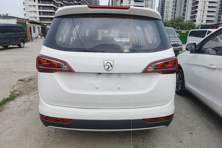 Used Baojun 730 2019 1.5T CVT Fashion Model 7 Seats China VI Emission Standard Rear