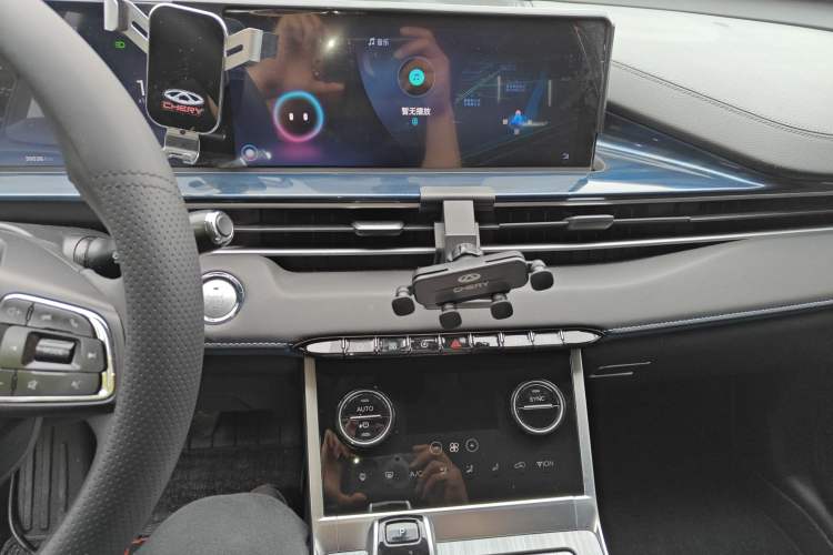 Used Chery Tiggo 7 PLUS 2021 Kunpeng Edition 1.6 TGDI DCT Prestige Model Audio And AC Panel