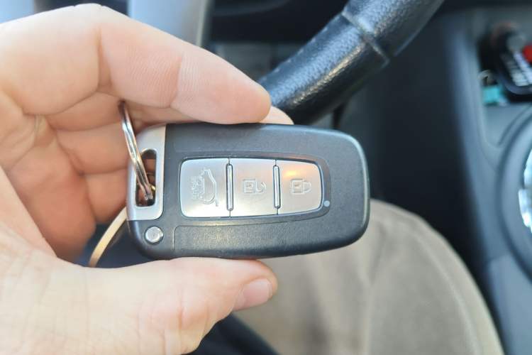 Used Kia Sportage R 2011 2.0L Automatic Two-Wheel Drive Premium Edition Vehicle Key