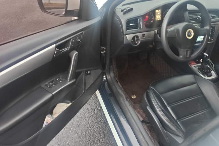 Used Volkswagen Lavida 2013 Revised Classic 1.6L Automatic Fashion Edition Driver Seat