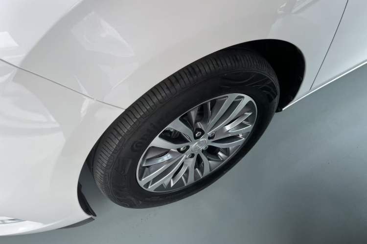 Used Buick GL8 2021 ES Landtrek 653T Comfort Edition
