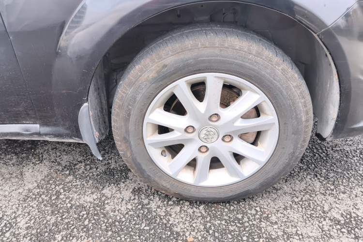 Used Buick Excelle 2015 1.5L Manual Classic Trim Right Front Wheel Hub