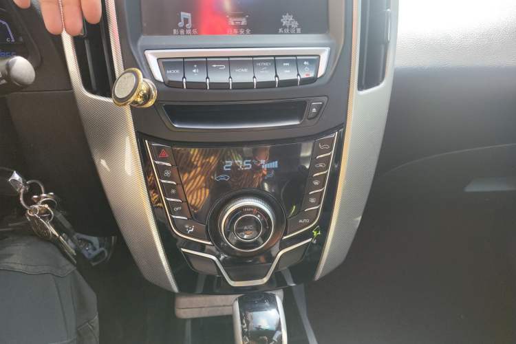 Used Luxgen U6 SUV 2016 1.8T Style Value Model
