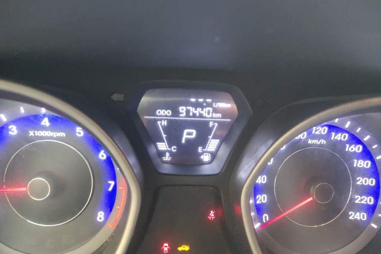 Used Hyundai Elantra (5th Generation / Langdong) 2012 1.6L Automatic Fashion Edition Odometer Close Up