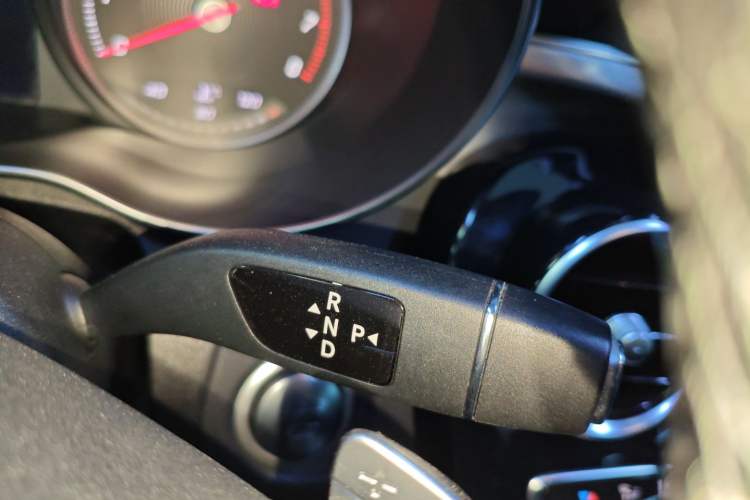 Used Mercedes-Benz C-Class 2017 Restyled C 200 Sport Edition Gear Lever