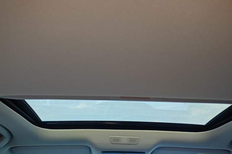 Used Nissan Sylphy 2023 Super Hybrid Electric Drive Ultra-Luxury Model Headliner